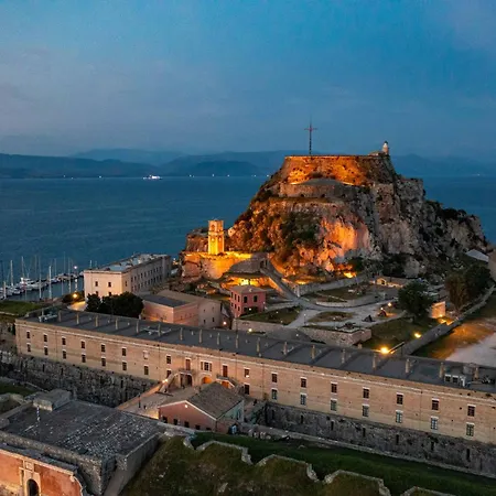 Nafsika's Grande In Corfu Old Town *