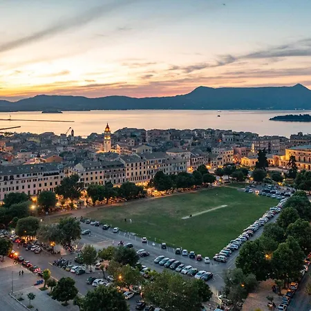 Nafsika's Grande In Corfu Old Town *